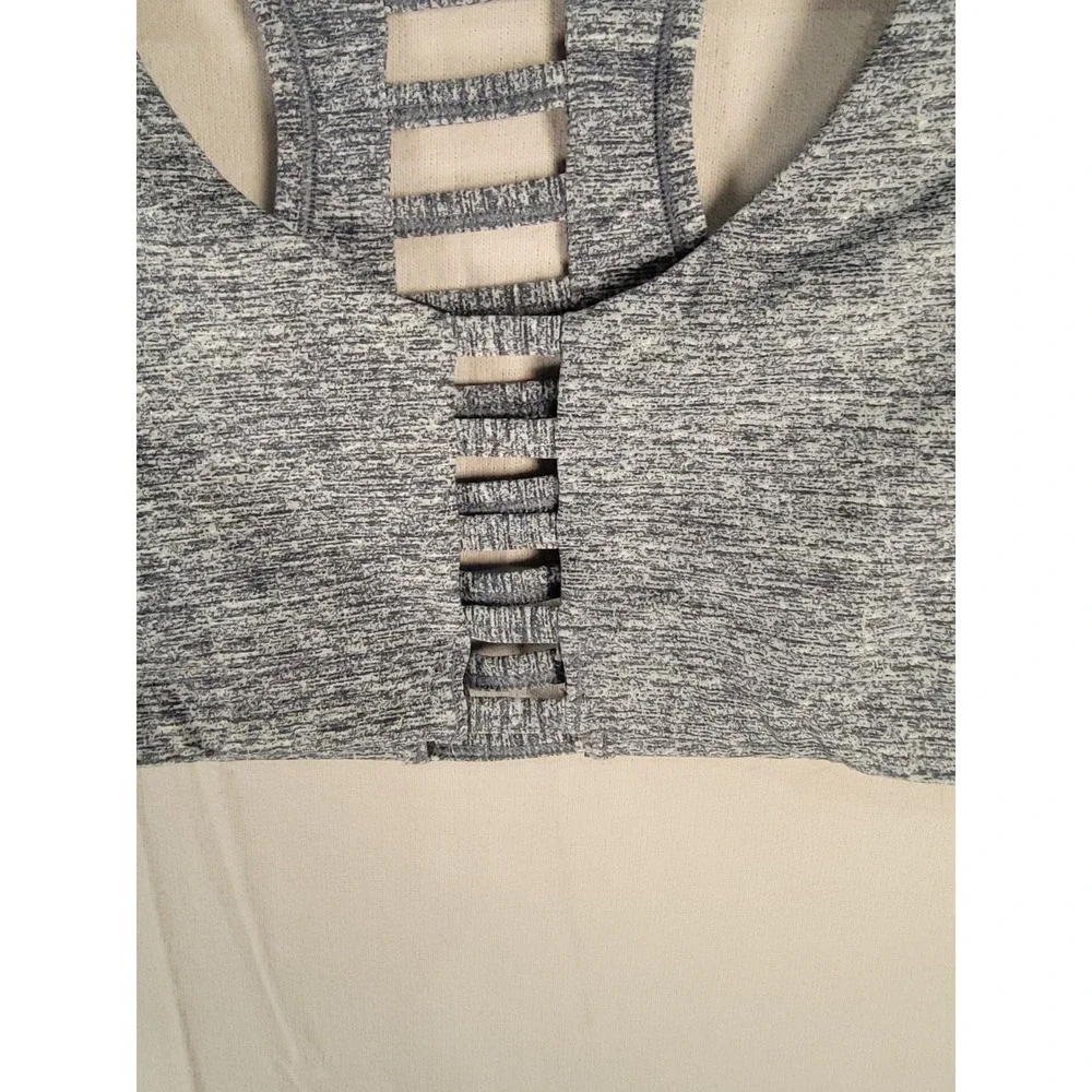 Victorias Secret PINK Ultimate Sports Bra Medium M Gray Caged Strappy Cutout Top